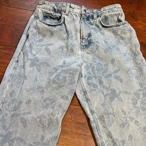 Women’s Floral-Pattern Light Wash Jeans - Blue
